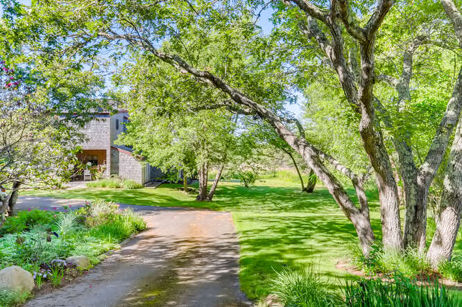 416 Lighthouse Road Aquinnah, MA 02535 - Photo 37 of 39 http://d1qzqeyxiitrap.cloudfront.net/photos/38426/0beb3765.jpg