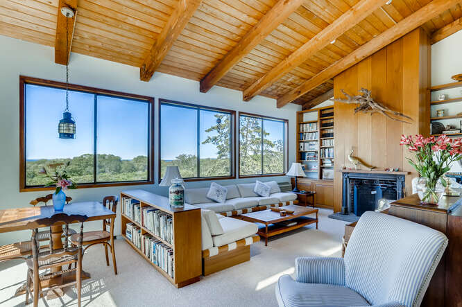 416 Lighthouse Road Aquinnah, MA 02535 - Photo 8 of 39 http://d1qzqeyxiitrap.cloudfront.net/photos/38426/ab8590de.jpg