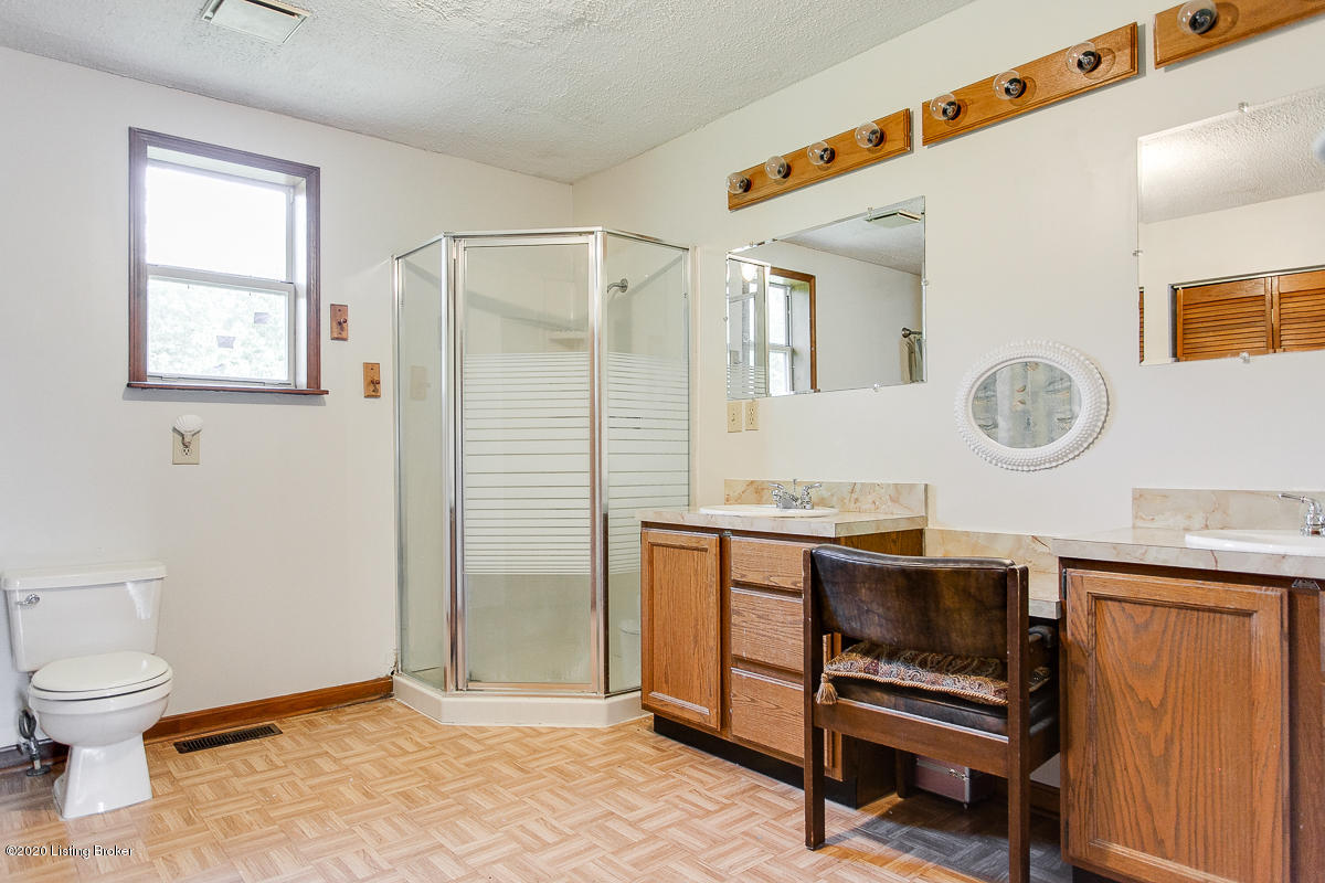 4407 Routt Road Louisville, KY 40299 - Photo 37 of 52 4407 Routt Rd-46
