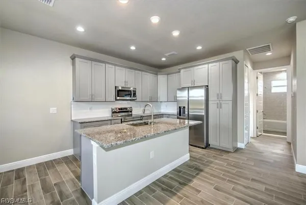 $1,950 | 125 Bethlehem Place, LaBelle, FL 33935