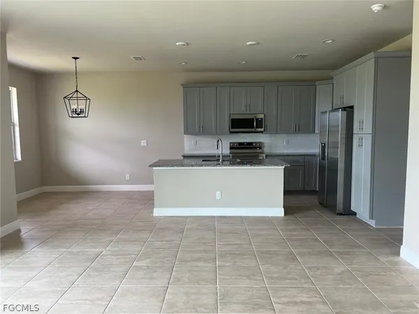 $1,950 | 125 Bethlehem Place, LaBelle, FL 33935