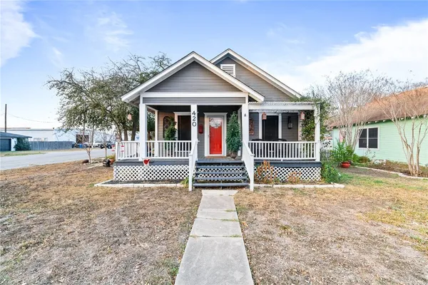 $220,000 | 420 West Borden Street, Sinton, TX 78387