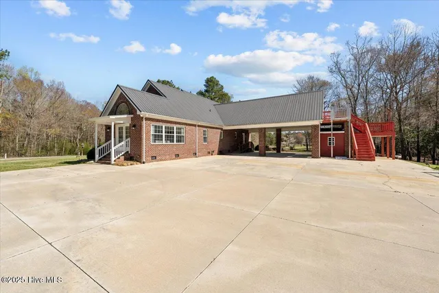 $1,095,000 | 23901 Highway 902, Bennett, NC 27208