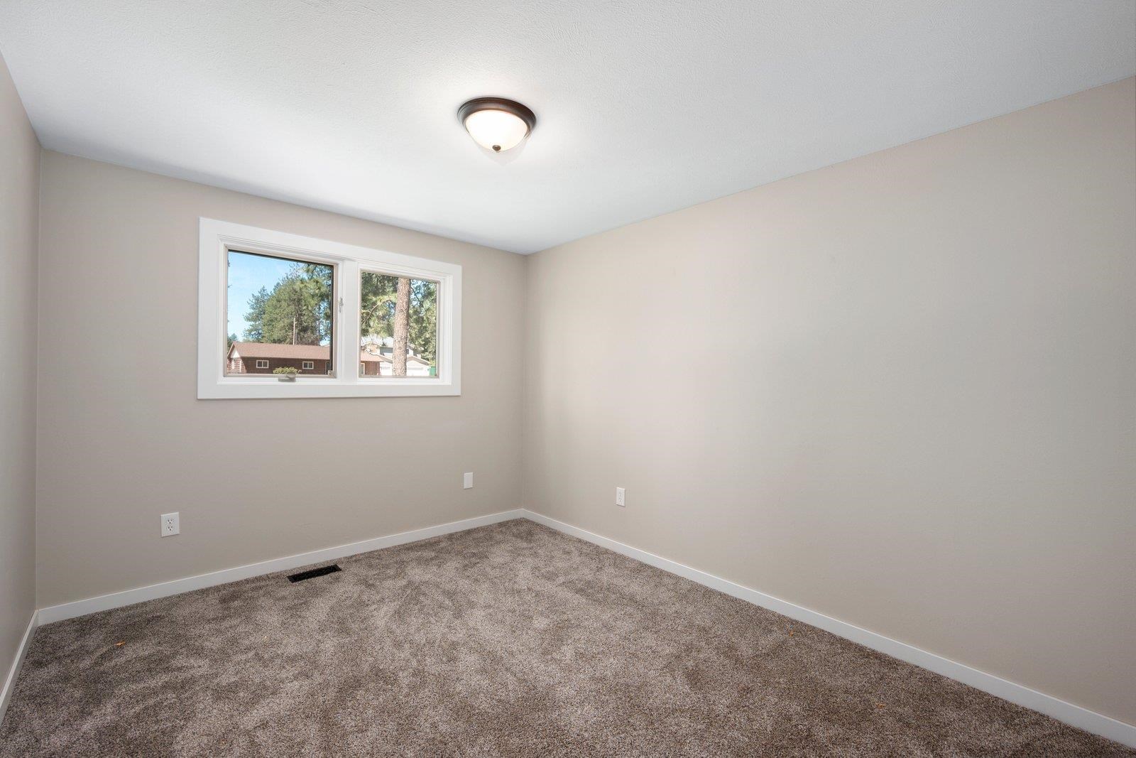 11908 North Ruby Road Spokane, WA 99218 - Photo 14 of 23