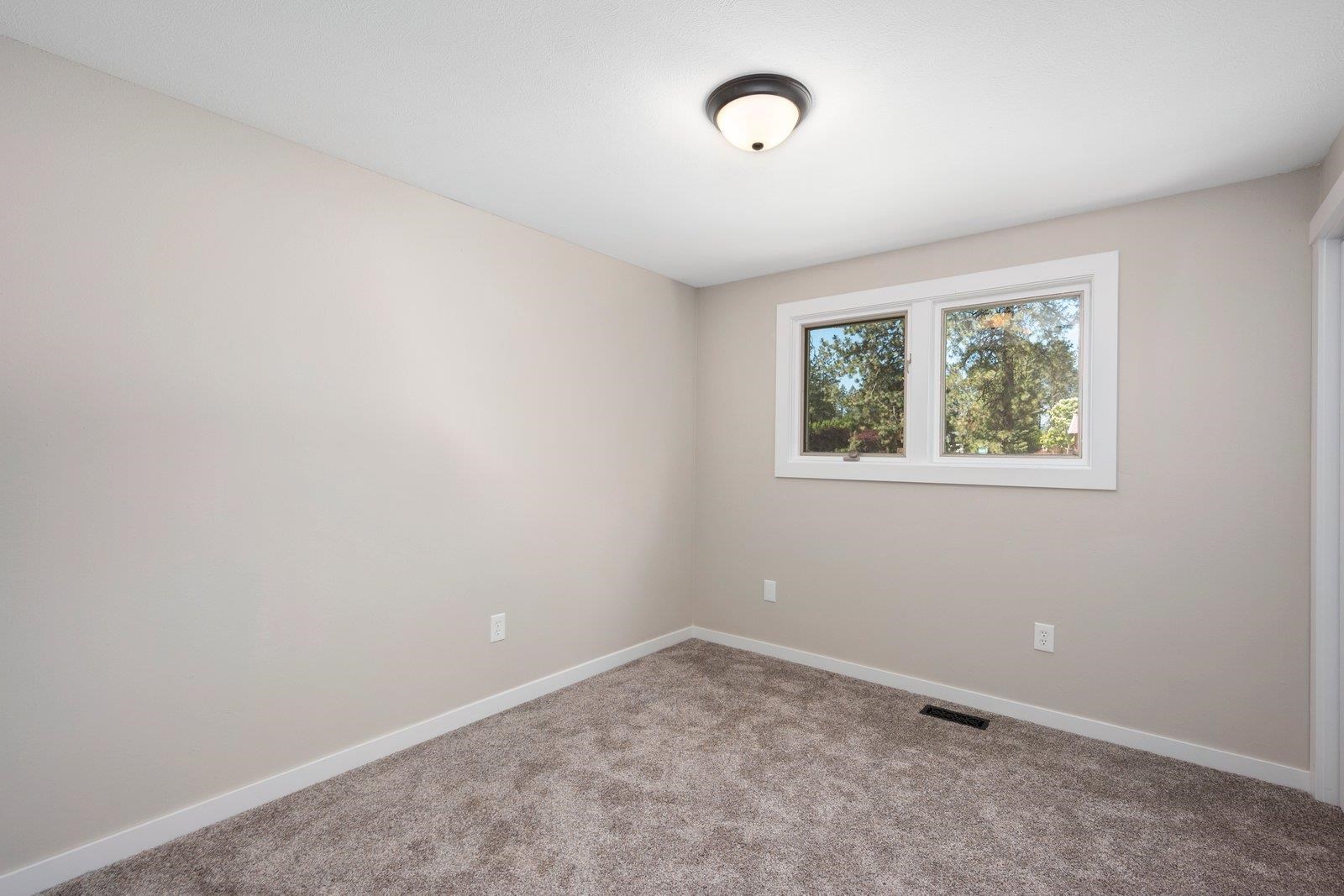 11908 North Ruby Road Spokane, WA 99218 - Photo 10 of 23