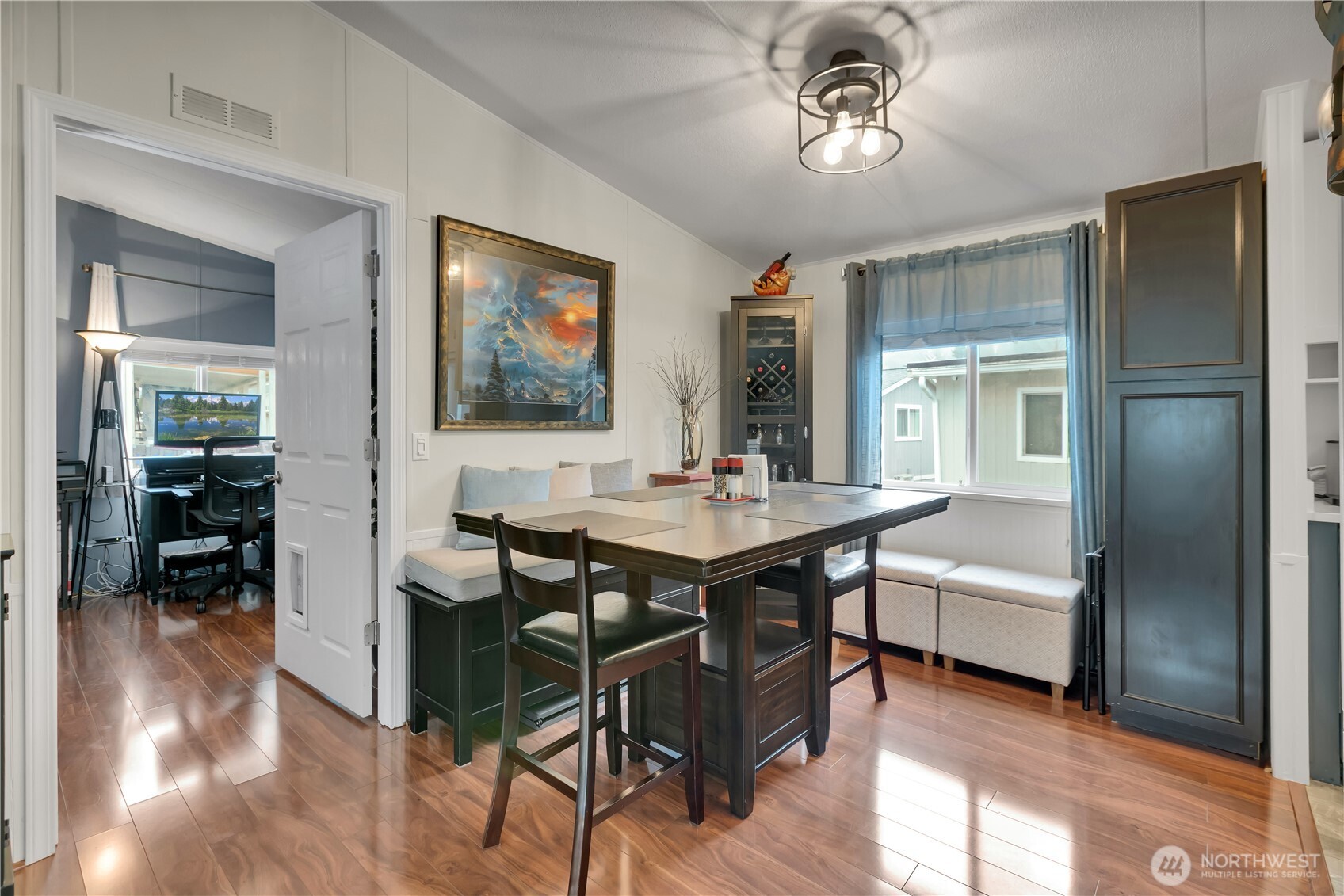 15271 Oak Drive Renton, WA 98058 - Photo 13 of 36