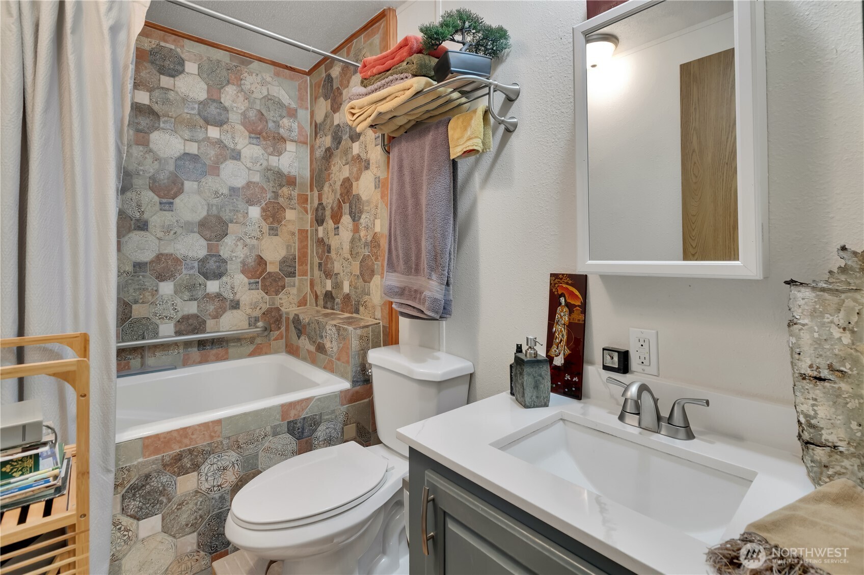 15271 Oak Drive Renton, WA 98058 - Photo 22 of 36