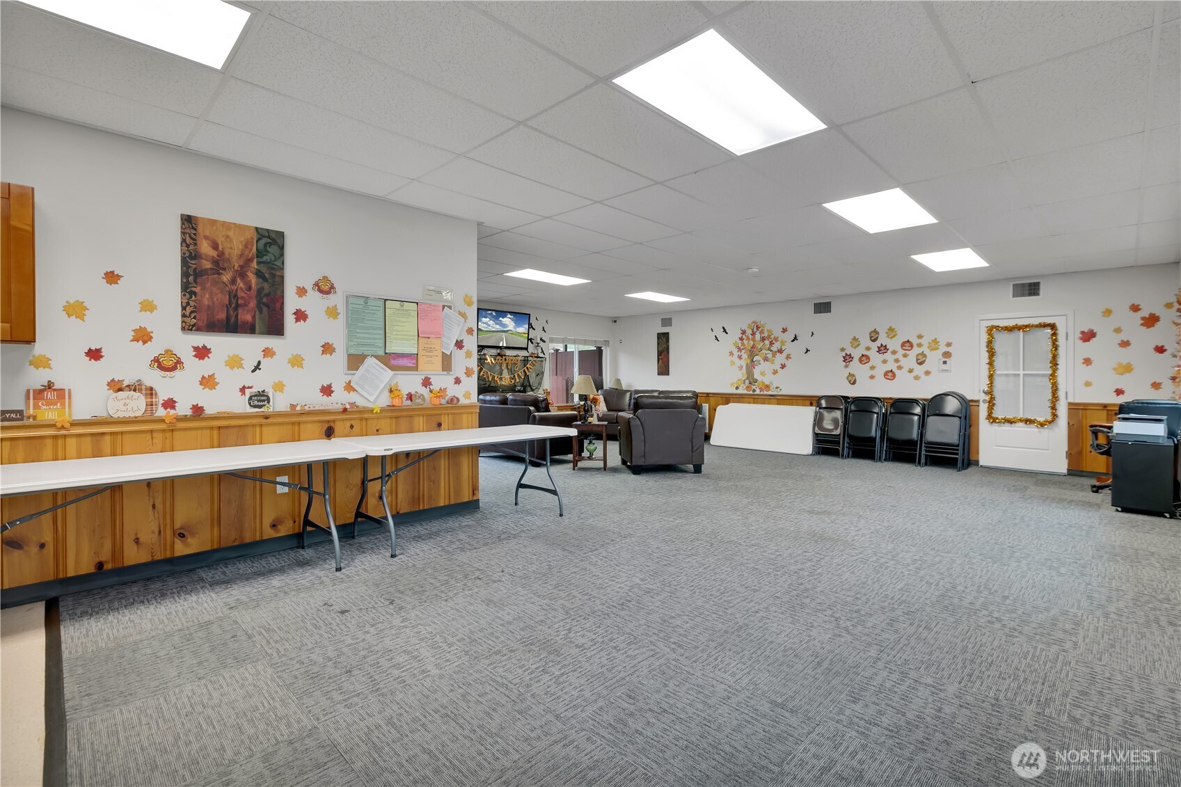 15271 Oak Drive Renton, WA 98058 - Photo 31 of 36