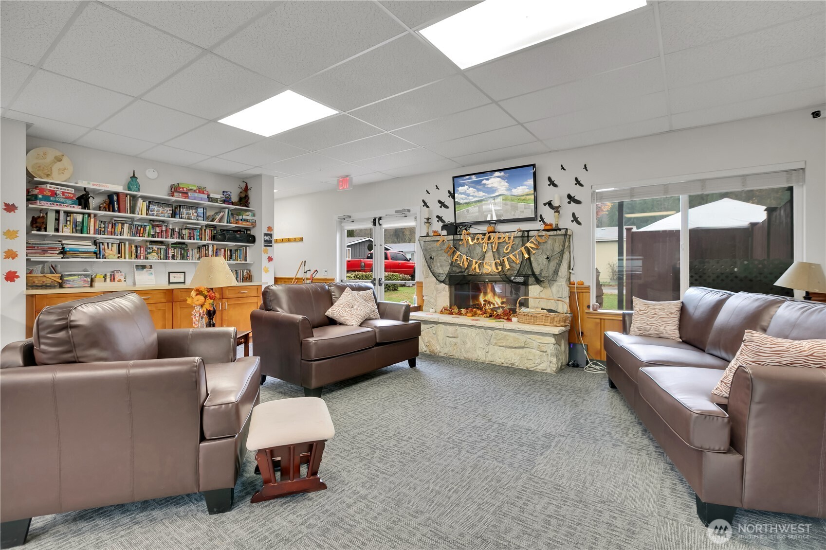 15271 Oak Drive Renton, WA 98058 - Photo 33 of 36