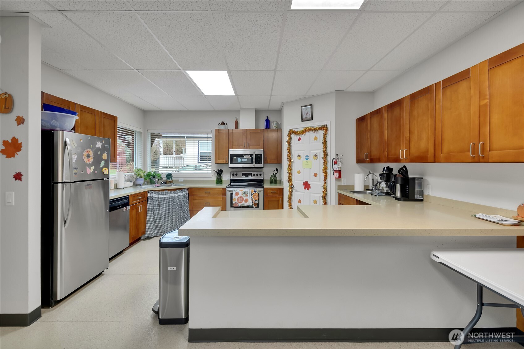 15271 Oak Drive Renton, WA 98058 - Photo 34 of 36