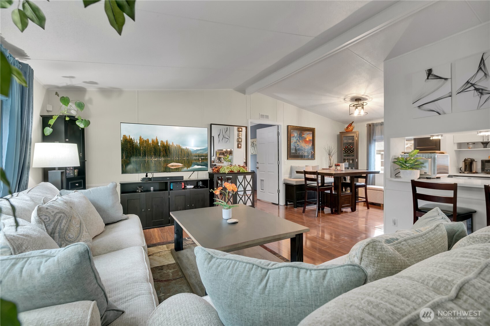 15271 Oak Drive Renton, WA 98058 - Photo 6 of 36