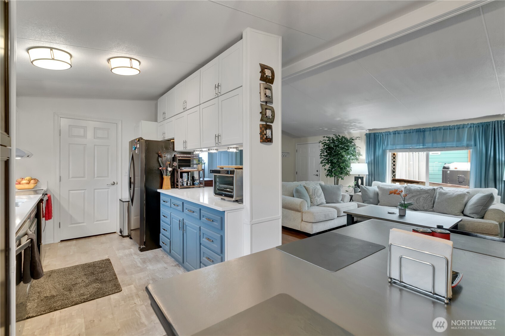 15271 Oak Drive Renton, WA 98058 - Photo 7 of 36