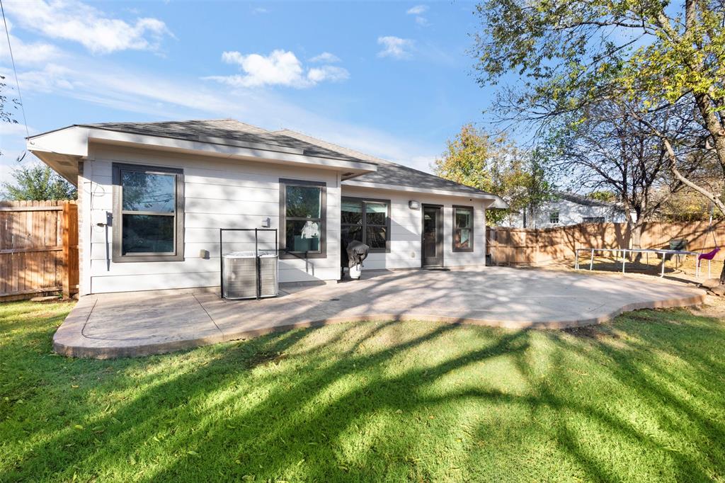 1318 Exeter Avenue Dallas, TX 75216 - Photo 16 of 31 a view of a house with entertaining space