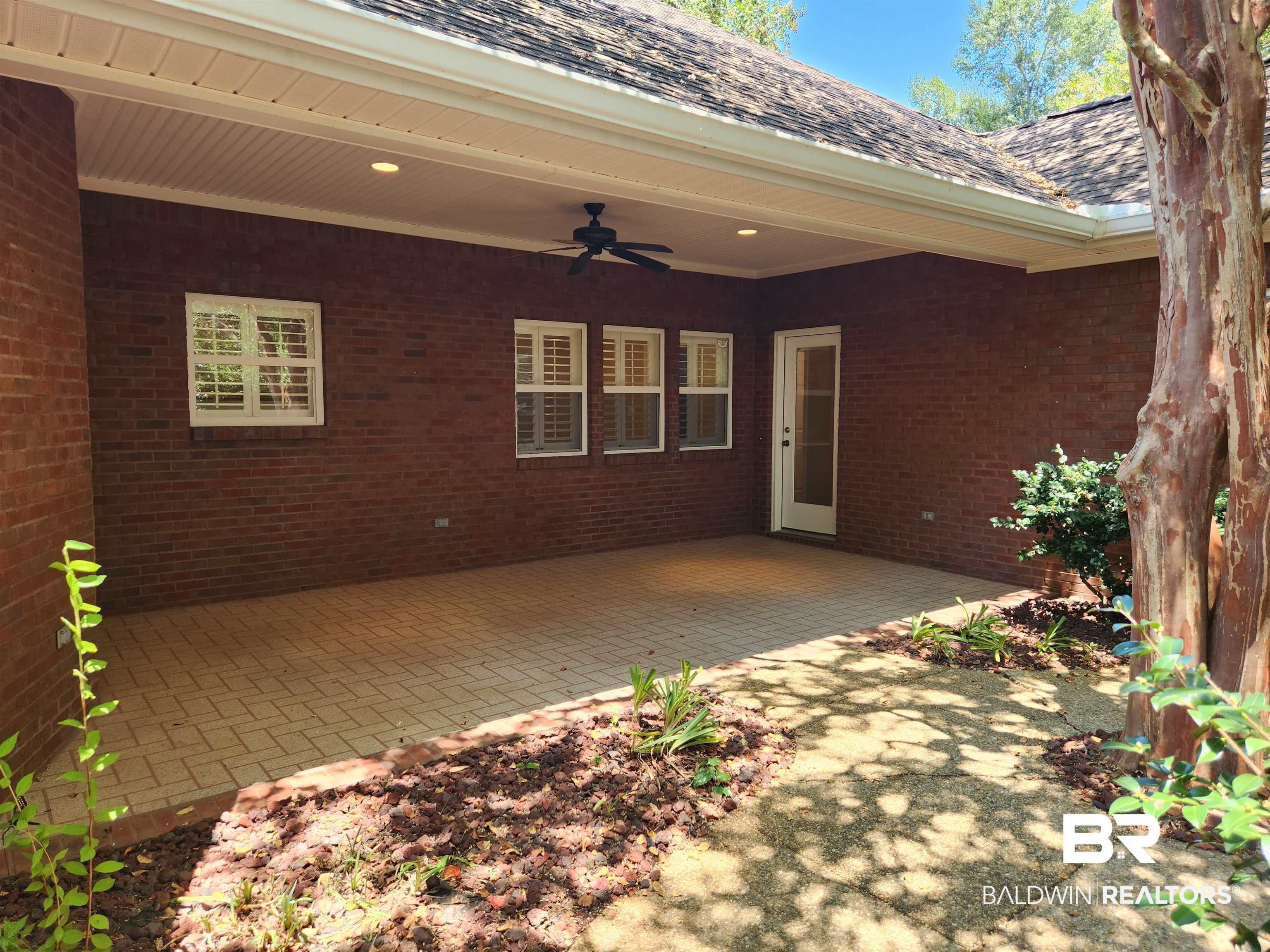125 Kensington Court Fairhope, AL 36532 - Photo 4 of 15 Covered porch