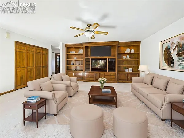 $700,000 | 611 Q Street, Penrose, CO 81240