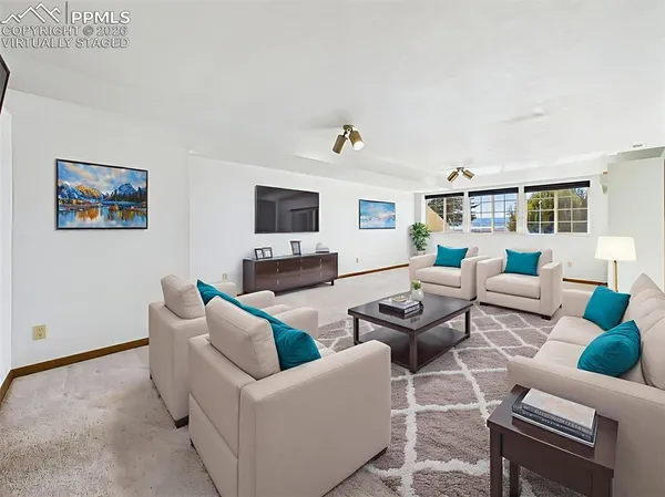 $700,000 | 611 Q Street, Penrose, CO 81240