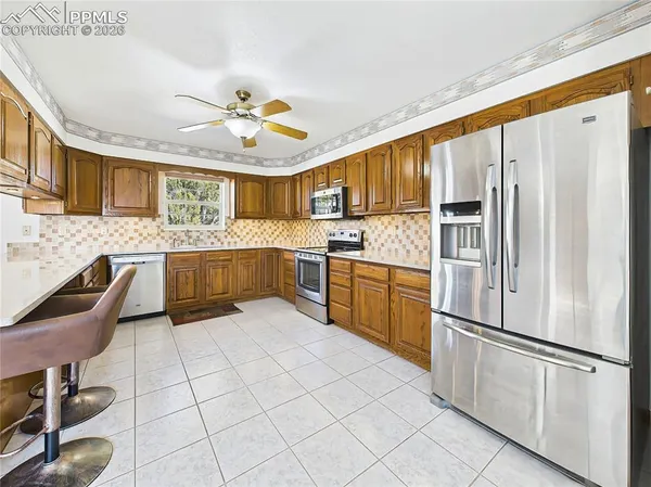 $700,000 | 611 Q Street, Penrose, CO 81240