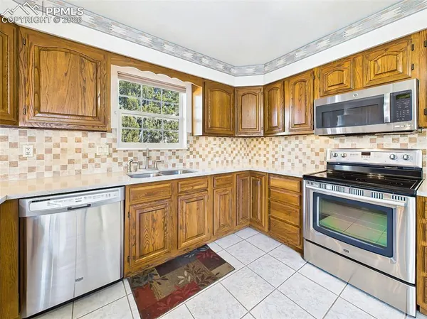$700,000 | 611 Q Street, Penrose, CO 81240