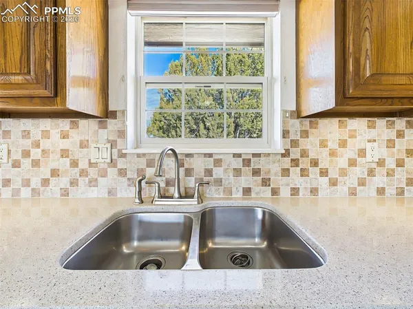 $700,000 | 611 Q Street, Penrose, CO 81240