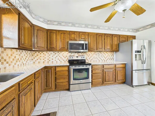 $700,000 | 611 Q Street, Penrose, CO 81240