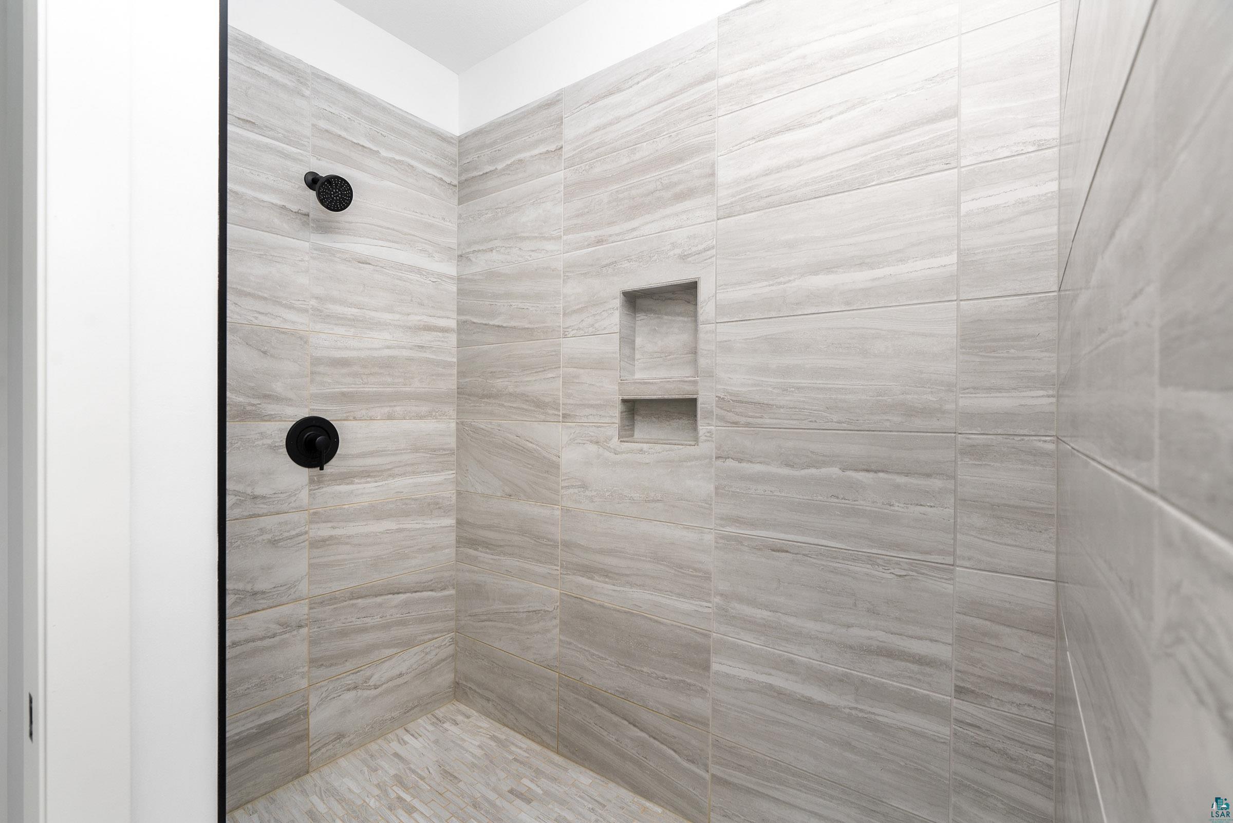 2465 Lismore Road Duluth, MN 55804 - Photo 24 of 49 Master Shower