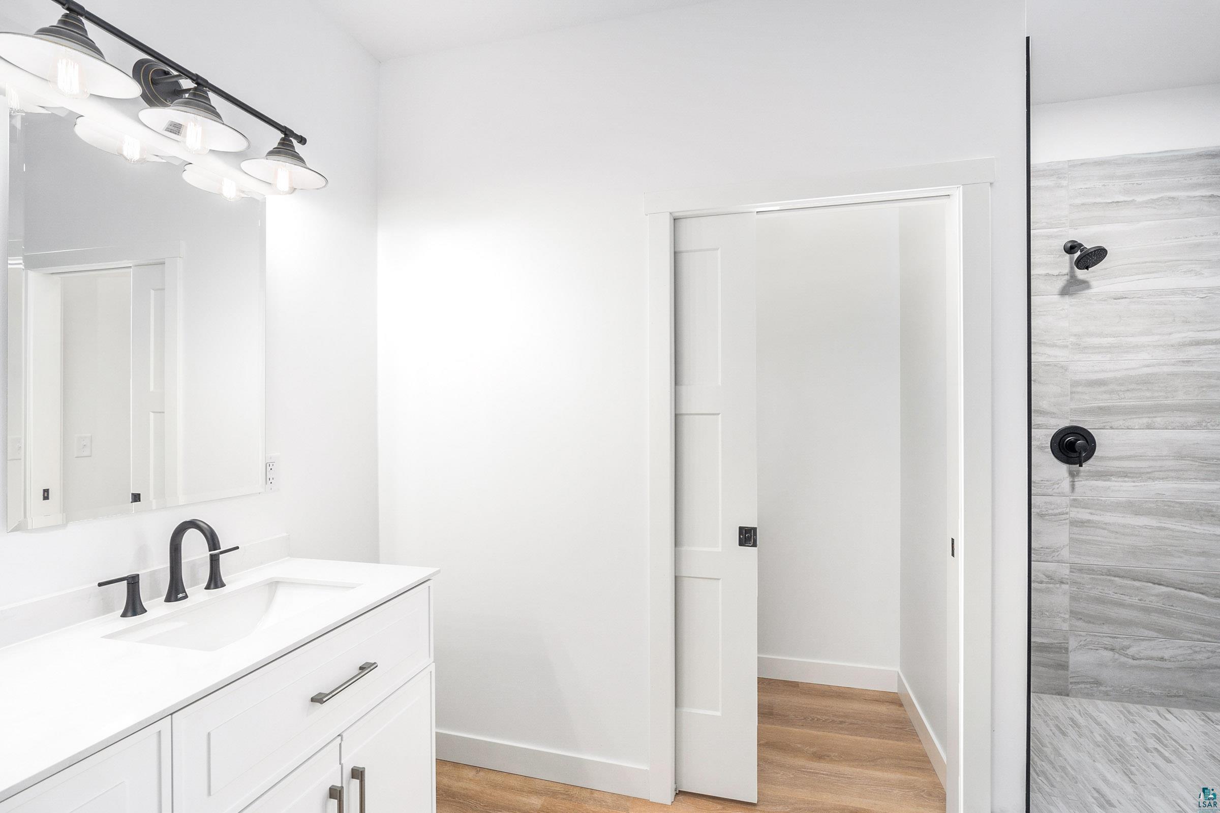 2465 Lismore Road Duluth, MN 55804 - Photo 25 of 49 Master Bath