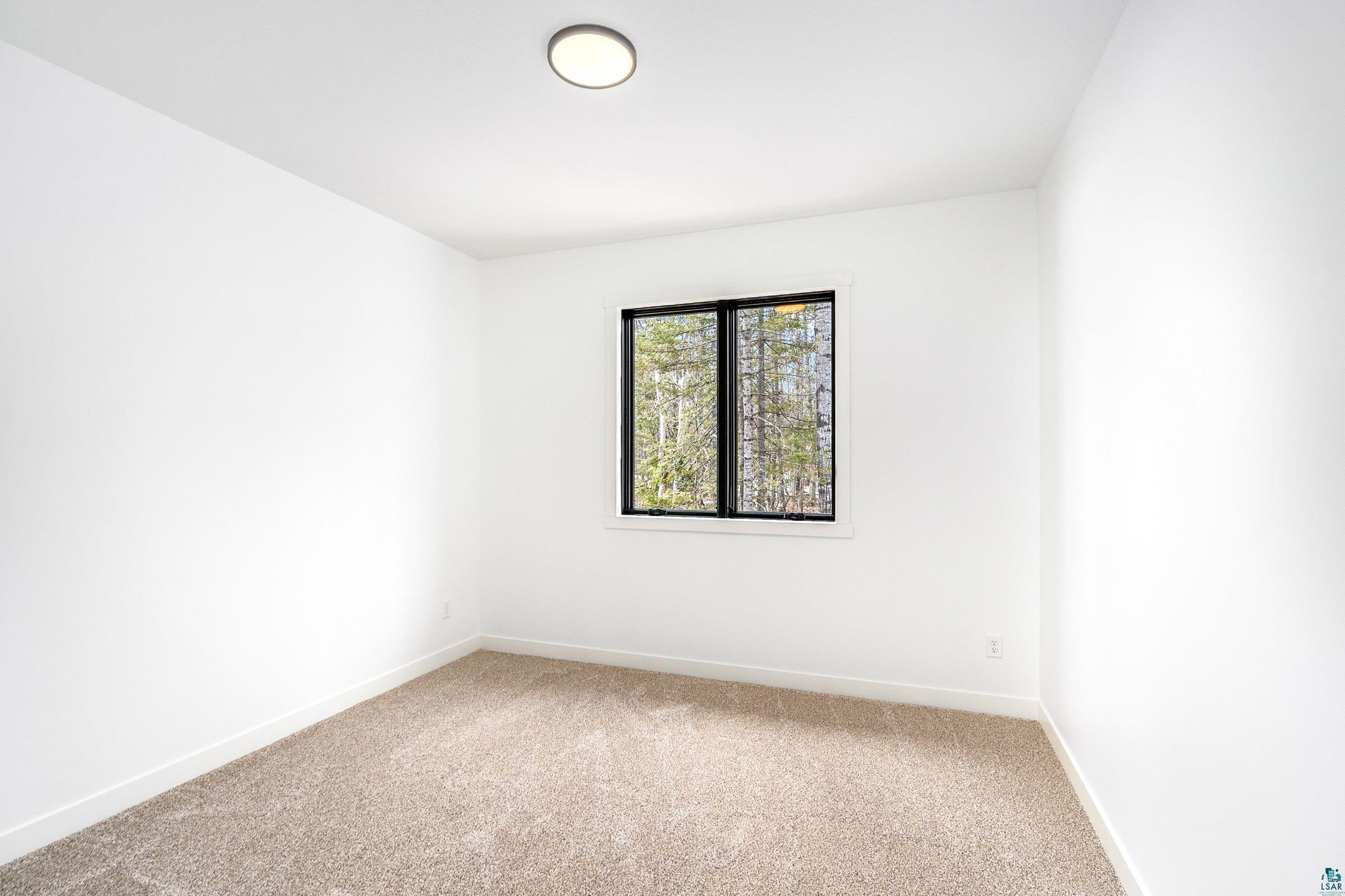 2465 Lismore Road Duluth, MN 55804 - Photo 29 of 49 Bedroom 3