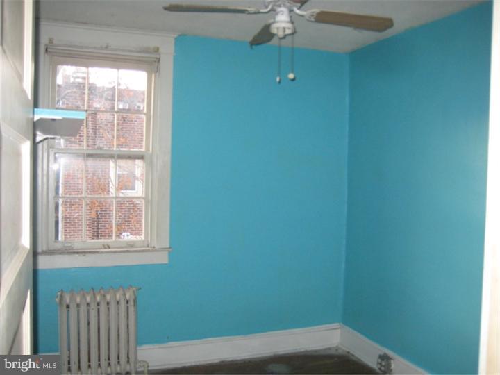 142 Ashby Road Upper Darby, PA 19082 - Photo 5 of 13