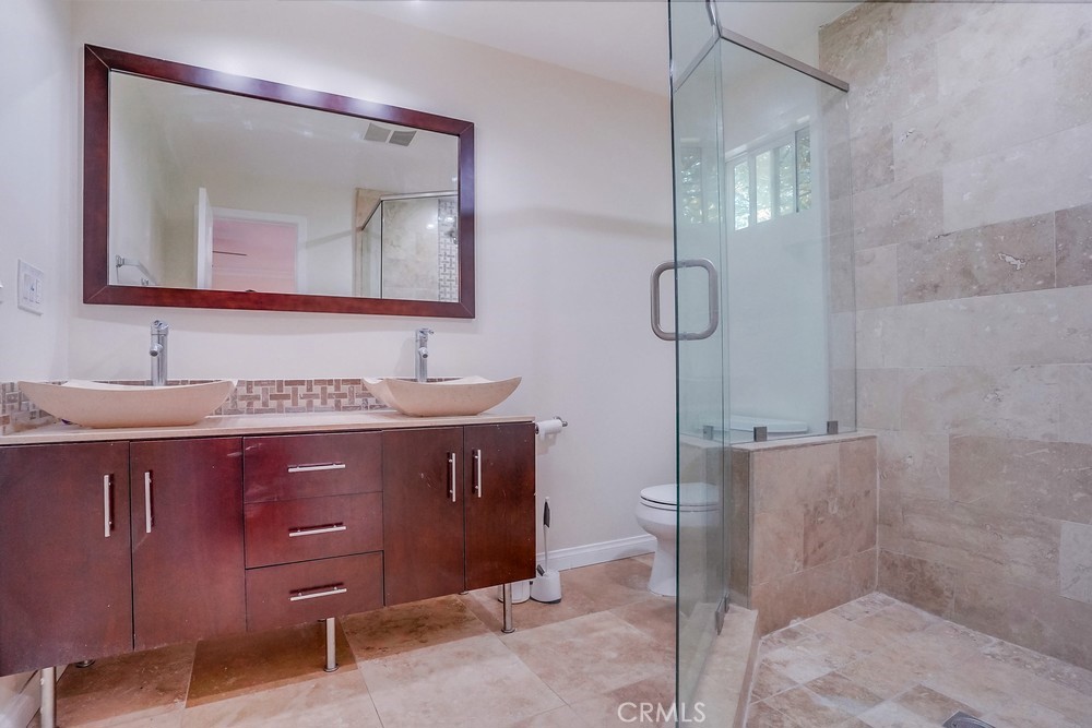 20643 Romar Street Chatsworth, CA 91311 - Photo 15 of 27