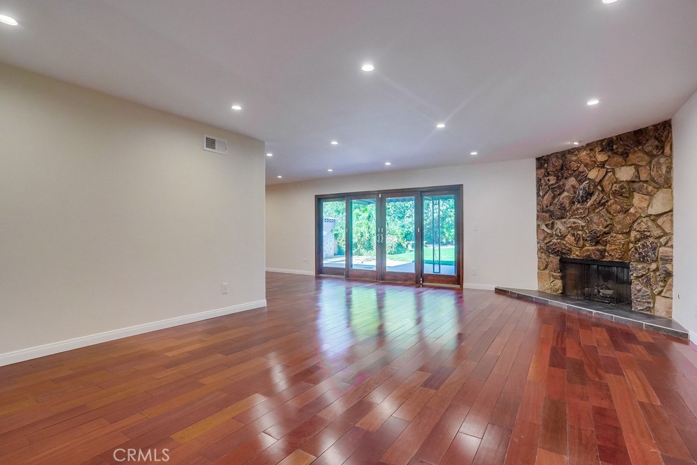 20643 Romar Street Chatsworth, CA 91311 - Photo 4 of 27