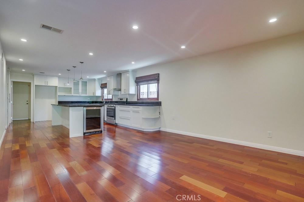 20643 Romar Street Chatsworth, CA 91311 - Photo 6 of 27