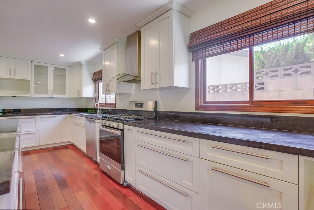 20643 Romar Street Chatsworth, CA 91311 - Photo 8 of 27