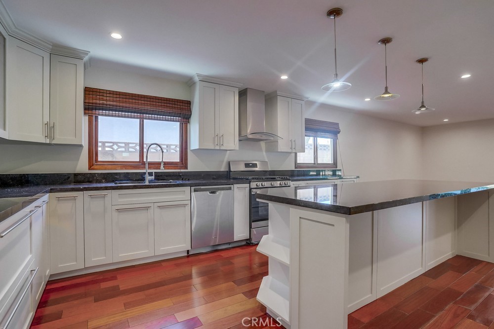 20643 Romar Street Chatsworth, CA 91311 - Photo 10 of 27