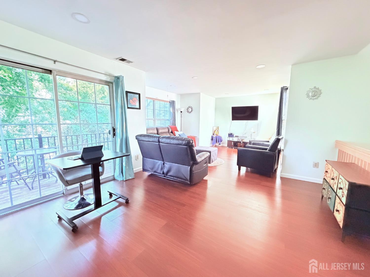 918 Plymouth Road North Brunswick, NJ 08902 - Photo 8 of 30