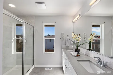 $989,000 | 9836 6th Avenue Southwest, Seattle, WA 98106