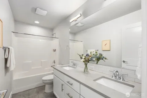 $989,000 | 9836 6th Avenue Southwest, Seattle, WA 98106