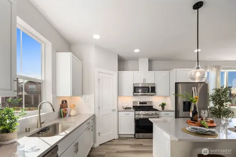 $989,000 | 9836 6th Avenue Southwest, Seattle, WA 98106