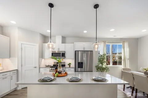 $989,000 | 9836 6th Avenue Southwest, Seattle, WA 98106