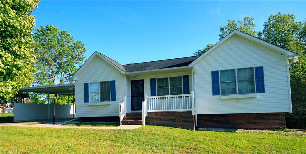 1155 Capella Ridge Road King, NC 27021 - Photo 4 of 21 Gallery Image 4