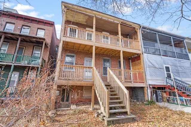 $2,700 | 78 Liberty Street, Unit 1, Newburgh, NY 12550