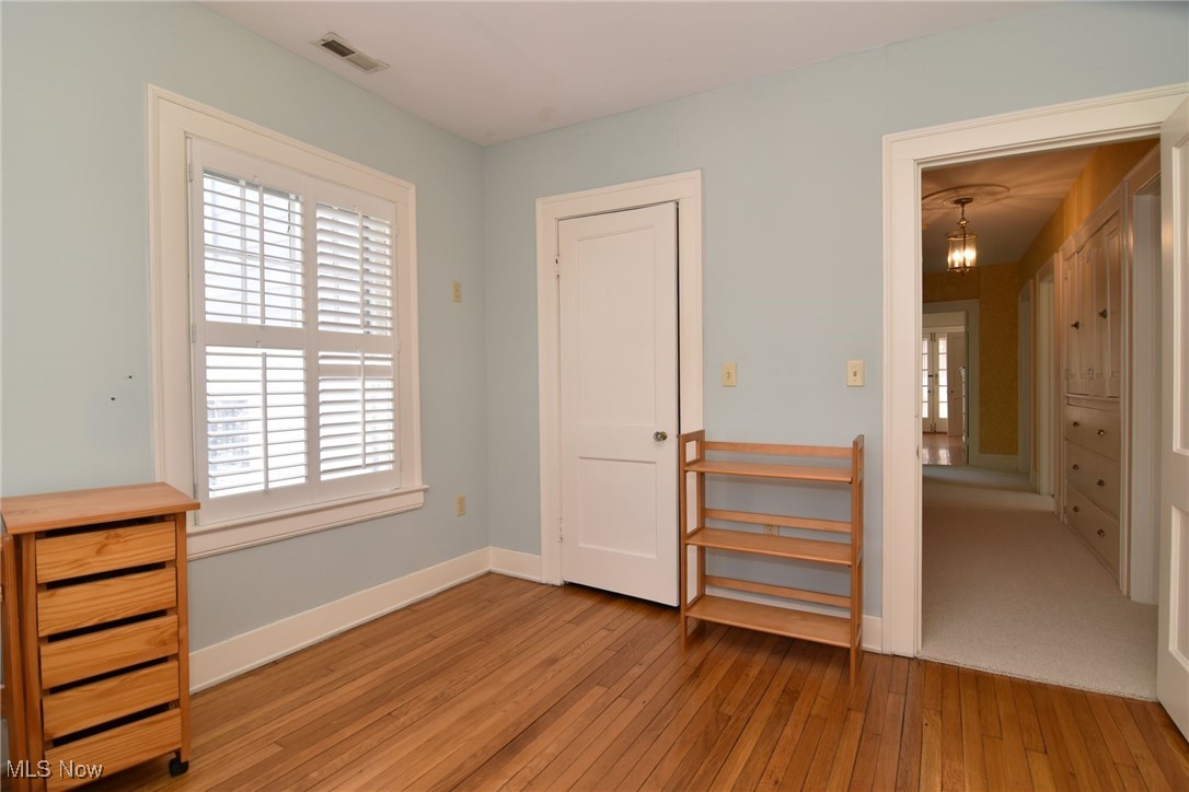 2861 Lee Road Cleveland, OH 44120 - Photo 32 of 49