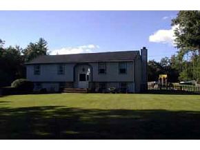 4 Randy Lane Raymond, NH 03077 - Photo 1 of 3