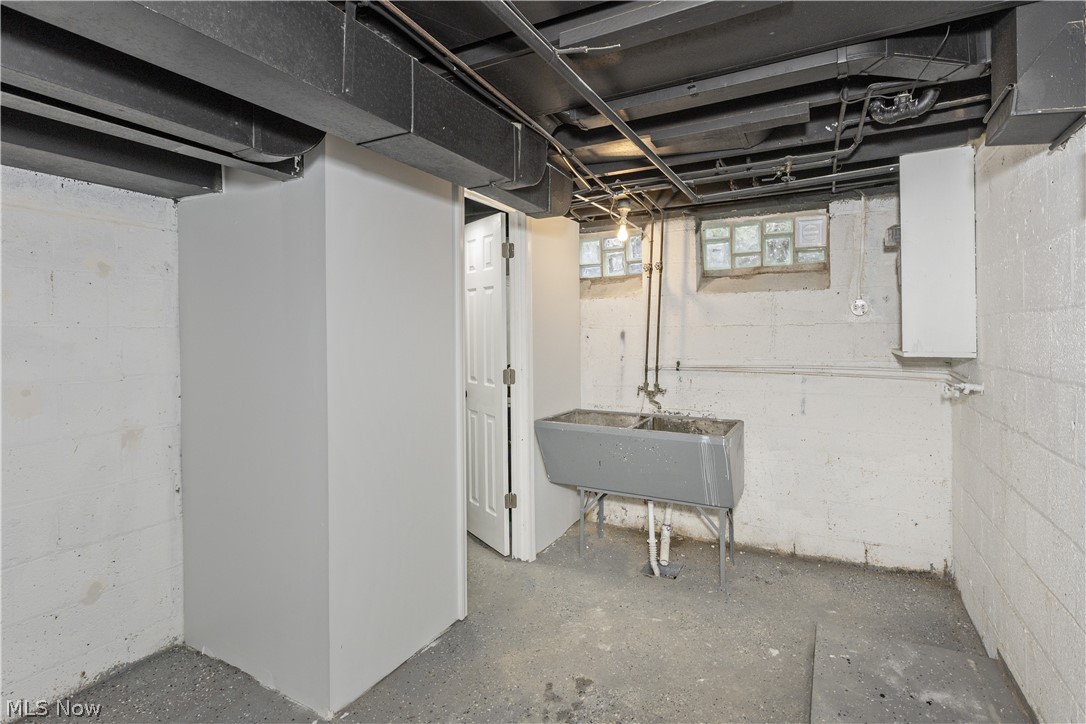 17917 McCracken Road Maple Heights, OH 44137 - Photo 42 of 48 Lower level laundry area