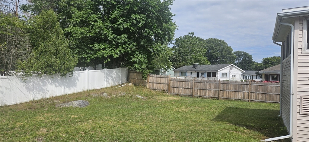 15 Dodge Road Boston, MA 02136 - Photo 7 of 21