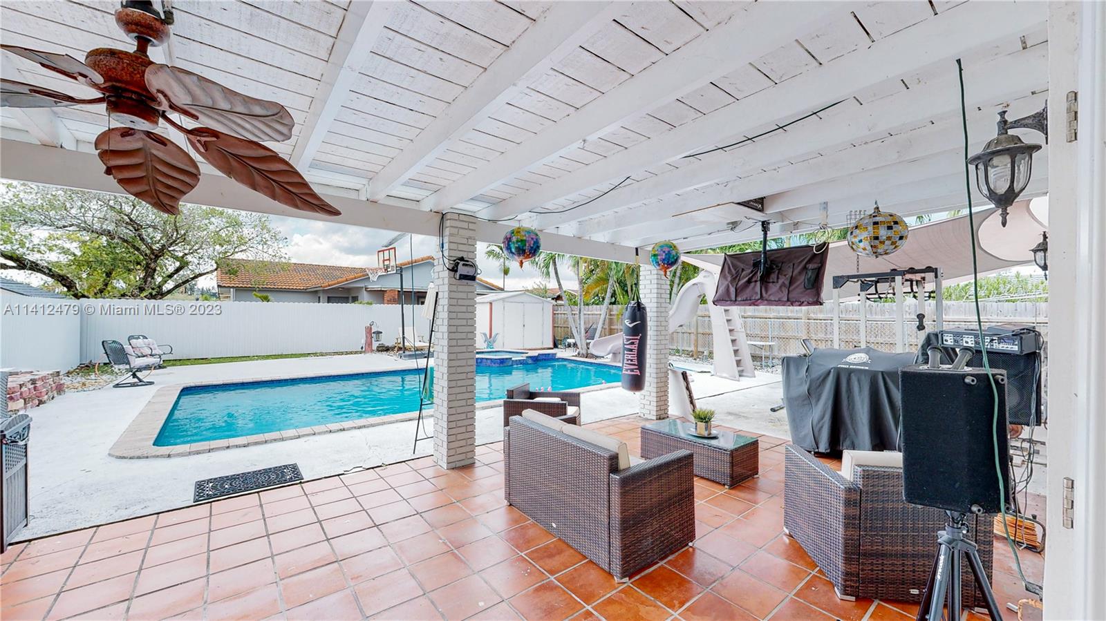 13821 Southwest 14th Street Miami, FL 33184 - Photo 40 of 58 a view of outdoor seating