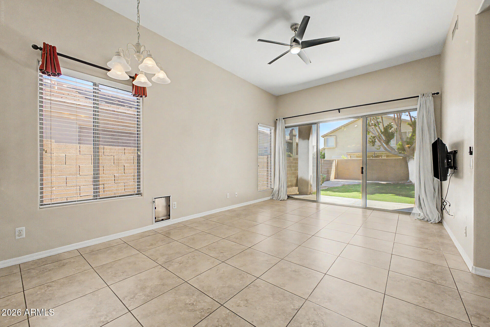 3123 East Amber Ridge Way Phoenix, AZ 85048 - Photo 9 of 34 09 - Amber Ridge 3123