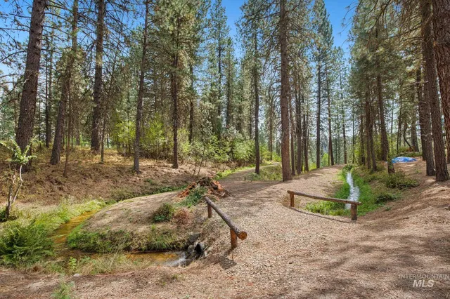 $499,000 | 10 Cricket Road, Garden Valley, ID 83622