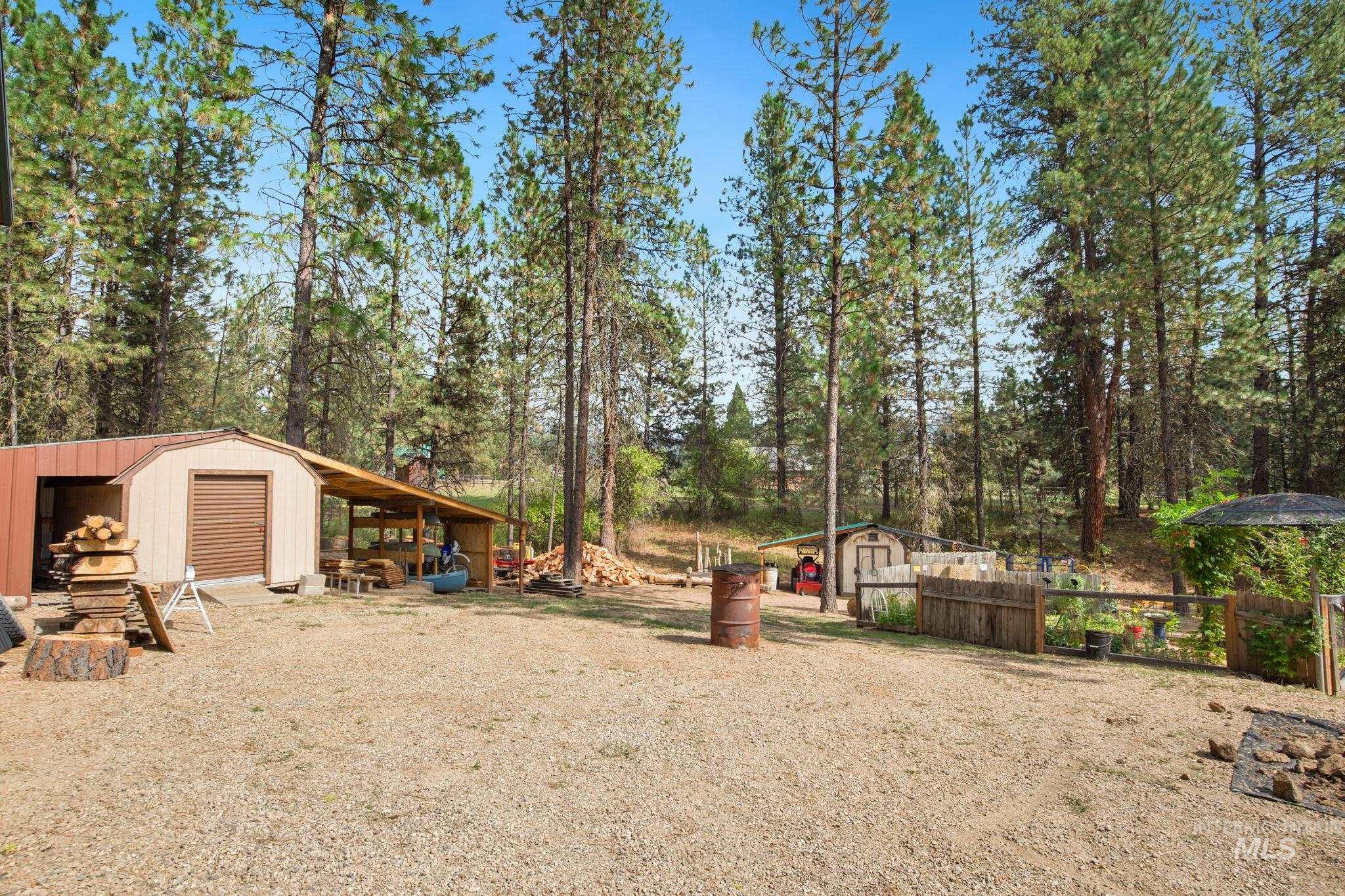 10 Cricket Road Garden Valley, ID 83622 - Photo 13 of 50 View of yard featuring an outbuilding