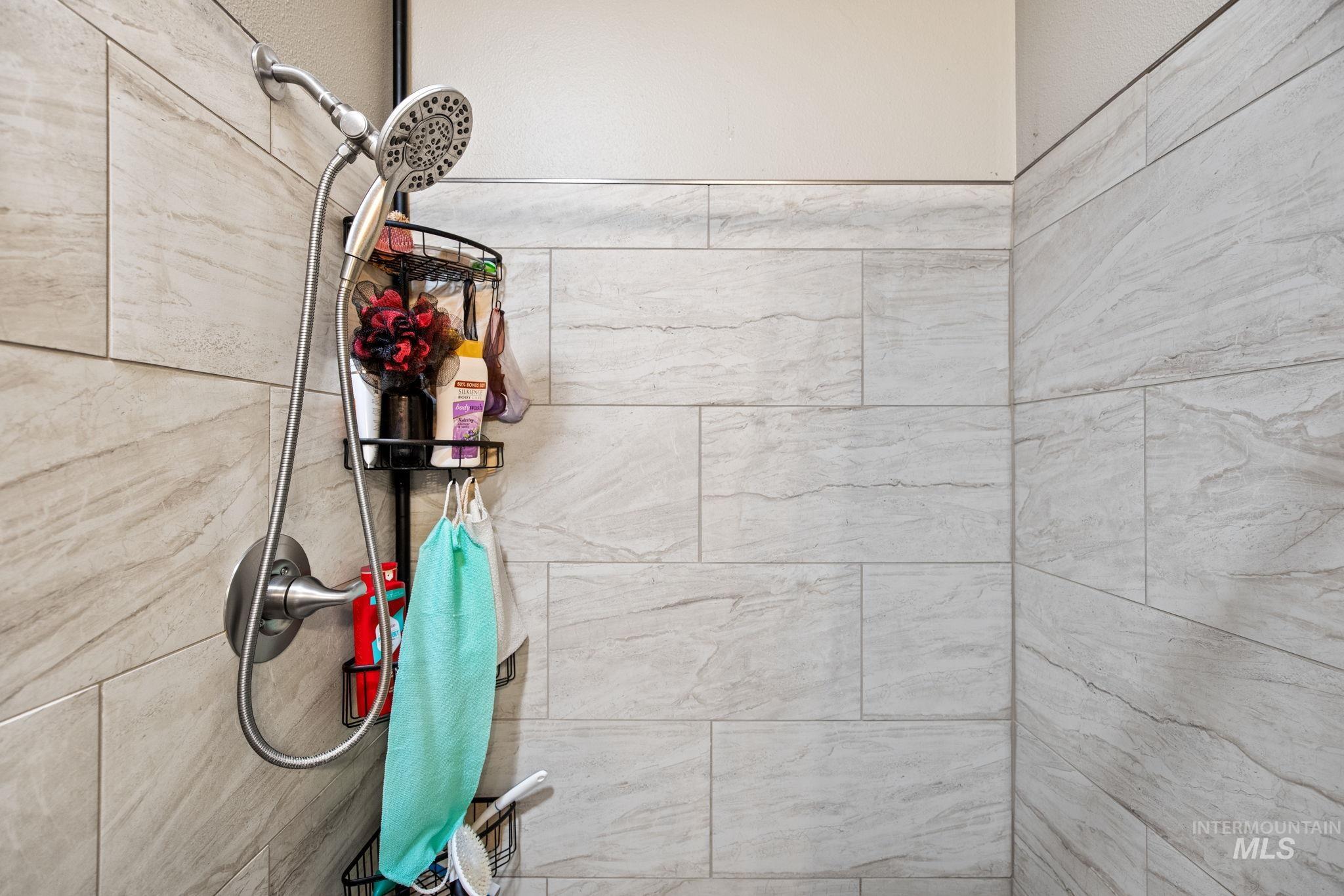 10 Cricket Road Garden Valley, ID 83622 - Photo 40 of 50 Bathroom view of tiled shower