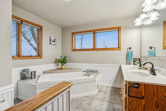 $389,900 | W3431 County Rd KK, Kaukauna, WI 54130